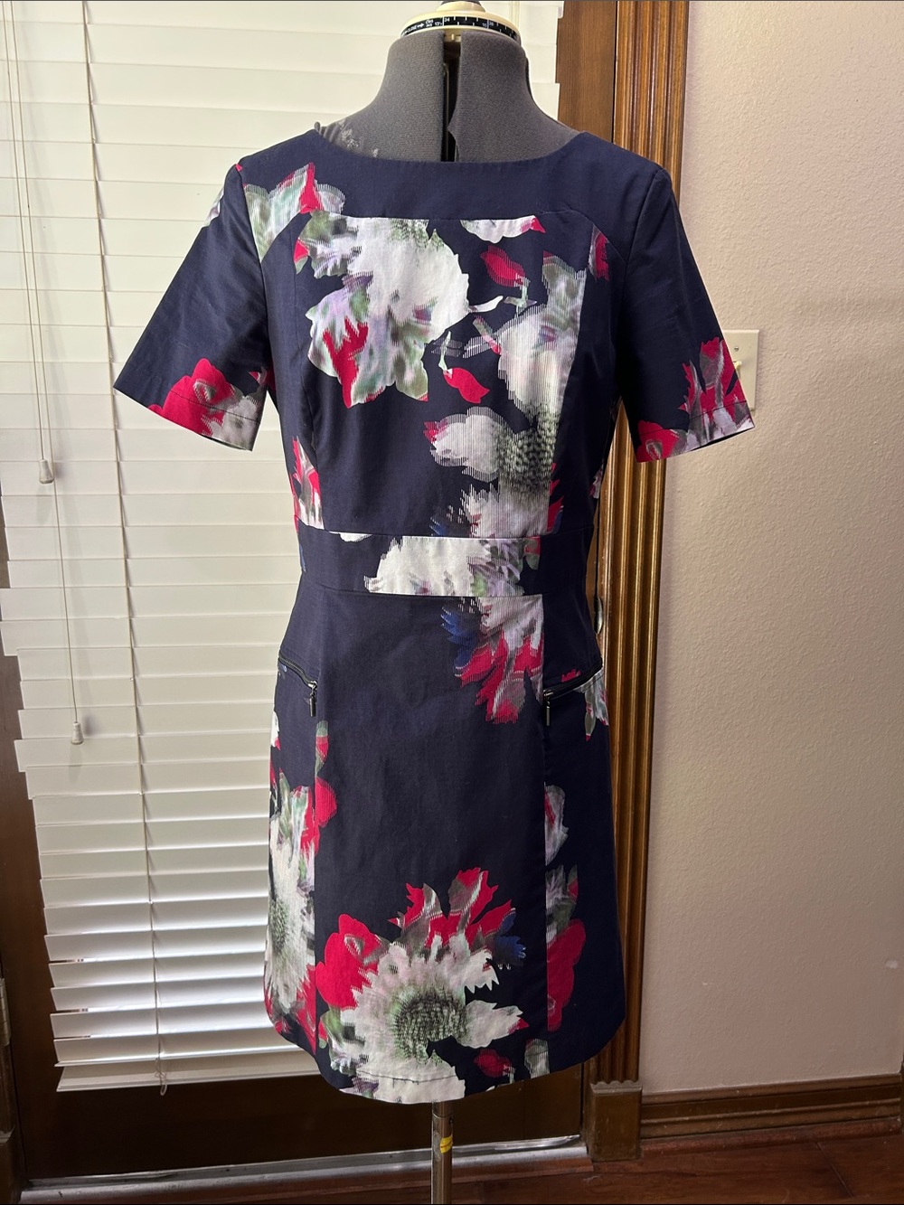 French Connection Navy MIDI Dress Red & Green Floral Print Back cutouts 8-10